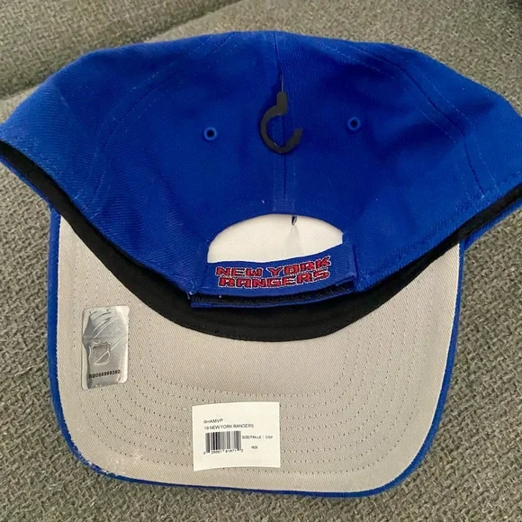 New York Rangers Adjustable Cap - Picture 14 of 15